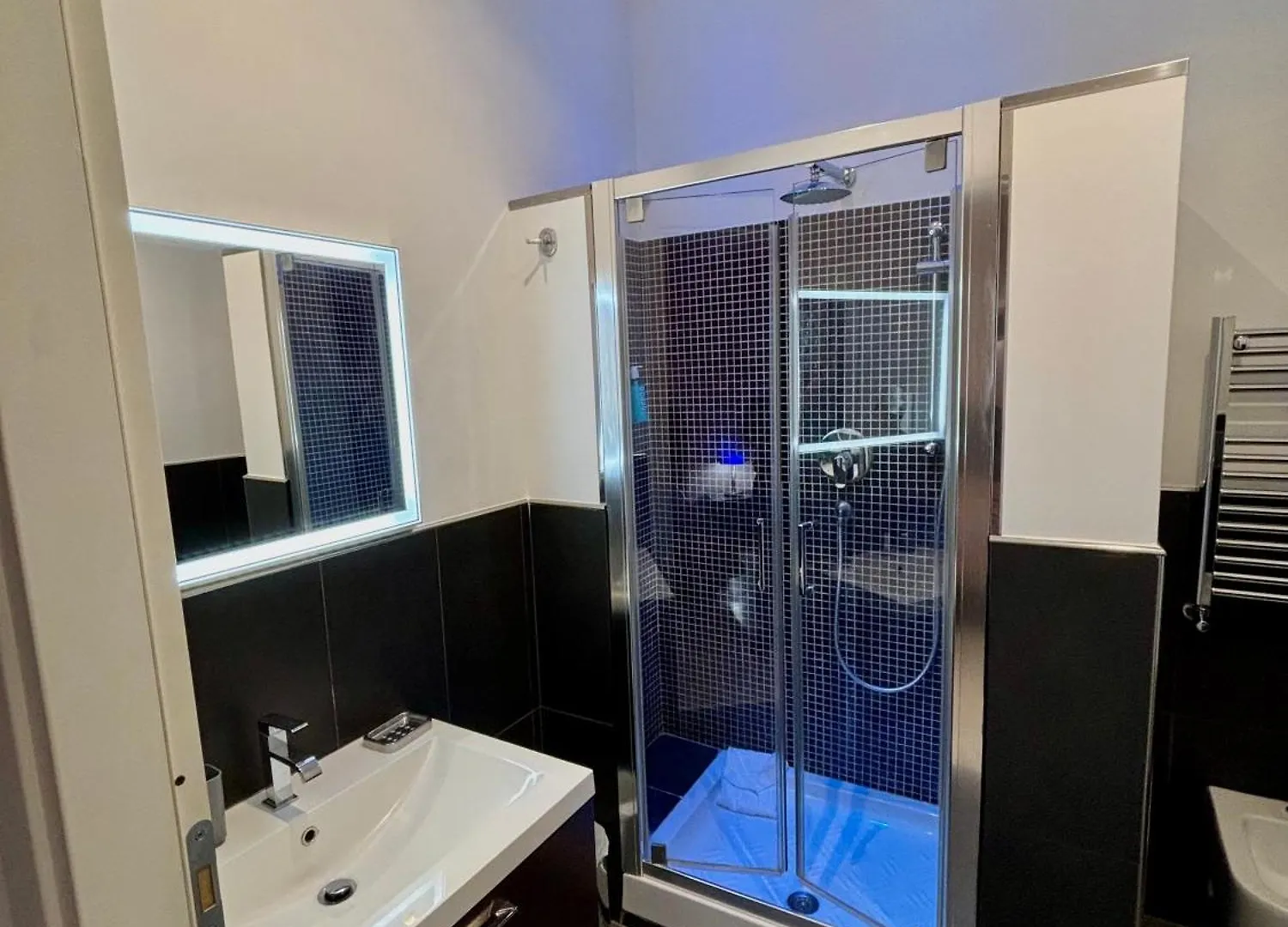 Bed & Breakfast Chroma Italy - Chroma Tessera