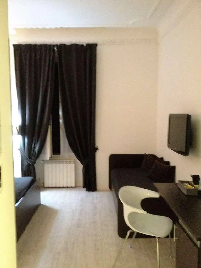 Chroma Italy - Chroma Tessera Bed & Breakfast Rome